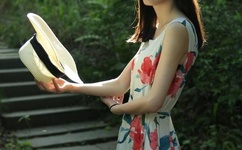 王爷采花我采草